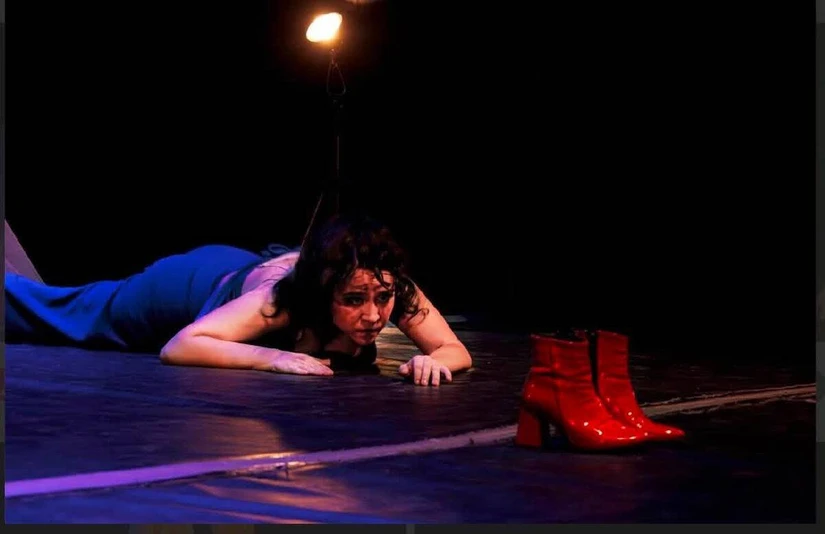 A través del movimiento y la interpretación, las alumnas transmitieron emociones y reflexiones sobre la búsqueda del equilibrio en tiempos de incertidumbre. Foto: IMCC