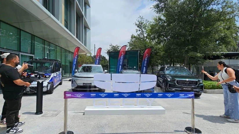 Una batería eléctrica llega al fin de su vida útil óptima al 80% de su Estado de Salud (SOH): un auto de 400 km de autonomía nueva ronda entonces los 320 km, y el desgaste se acelera con el arranca-frena urbano.