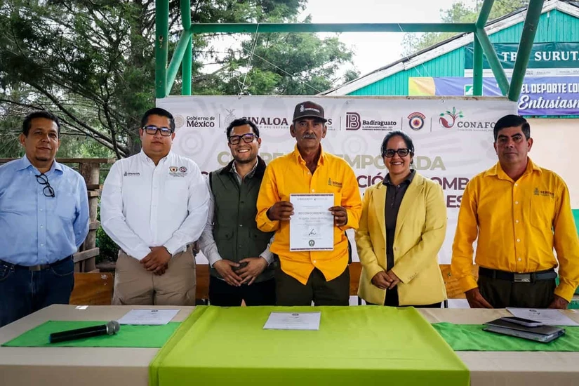 Brigadistas forestales fueron reconocidos por su trayectoria y compromiso en la protección de los bosques de Sinaloa durante el cierre de la temporada 2026.