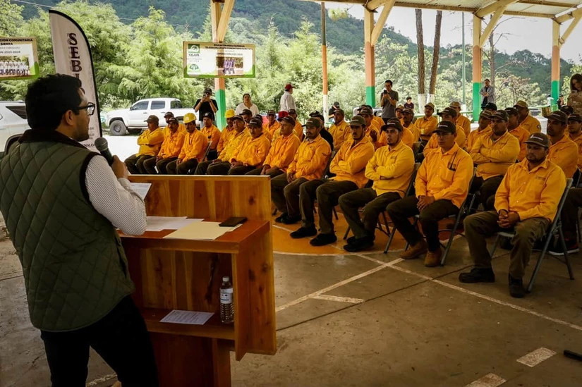 Autoridades estatales y federales reconocieron la labor de las brigadas de SEBIDES y CONAFOR por su compromiso en la protección de los bosques de Sinaloa.