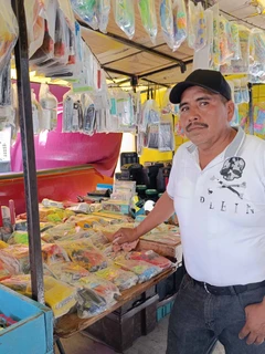 De vender cassettes a formar ingenieros y maestros; historia y vida de Luciano Tom&aacute;s, comerciante en el centro de Eldorado