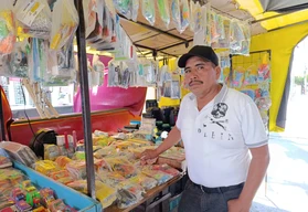 De vender cassettes a formar ingenieros y maestros; historia y vida de Luciano Tom&aacute;s, comerciante en el centro de Eldorado