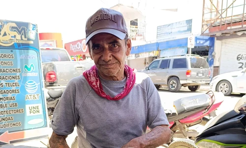 Medio siglo de un oficio que nunca soltó: Él es “El Mero” y lleva 50 años boleando en Eldorado Medio siglo de un oficio que nunca soltó: Él es “El Mero” y lleva 50 años boleando en Eldorado