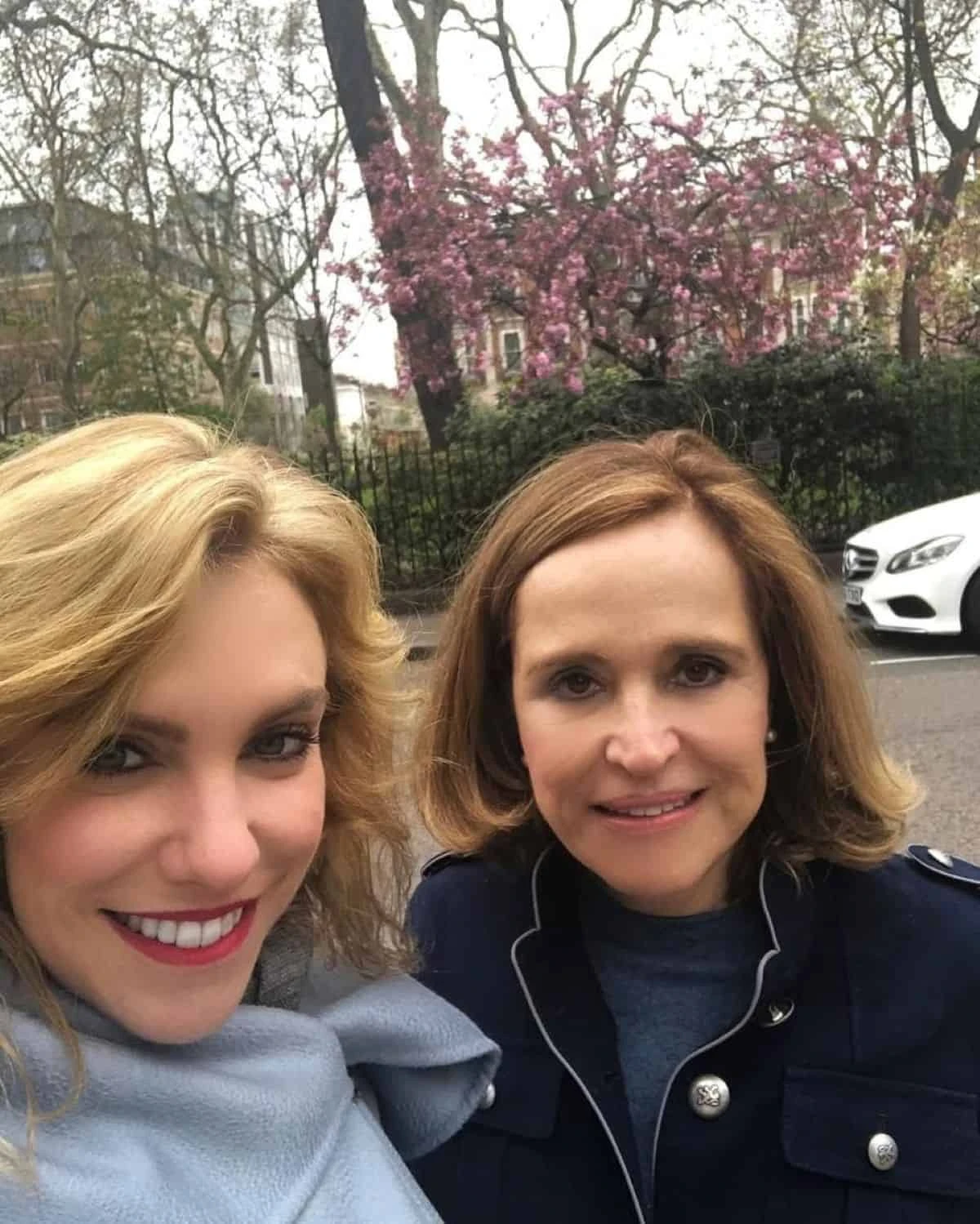 Ninfa Salinas Sada con su mamá Ninfa Sada Garza. Foto: Instagram