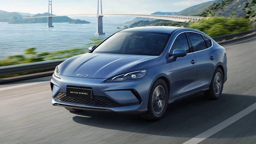 El King estrena la quinta generación de la tecnología DM-i, pero el concepto no es nuevo: BYD lanzó el primer híbrido enchufable de producción del mundo en 2008, mucho antes de que la electrificación estuviera de moda.