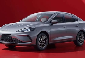 BYD King 2027 llega a M&eacute;xico: 27 km por litro y 1,680 km con un tanque