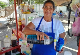 En La Cruz de Elota hay un carrito donde siempre encontrar&aacute;s un raspado... y alguien dispuesto a ayudarte