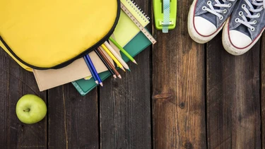 Guía para comprar tenis escolares y mochilas en línea antes del regreso a clases.