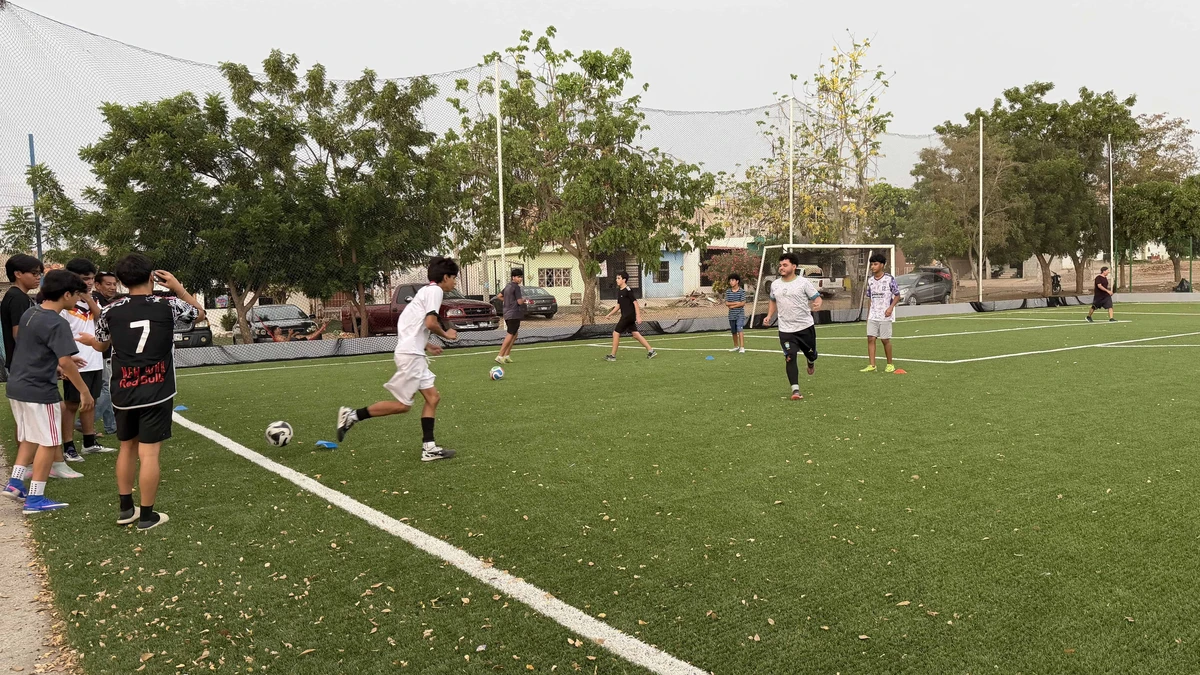 La cancha de Vistas del Mar en 15 años se ha convertido en un espacio para el deporte y la convivencia de niños y jóvenes de Mazatlán