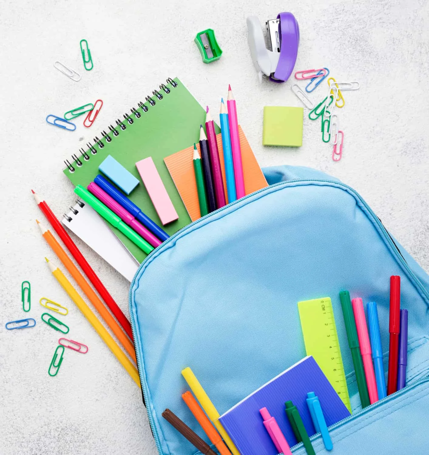 Los útiles escolares varían de acuerdo al grado escolar, indica la SEP. Foto: Magnific