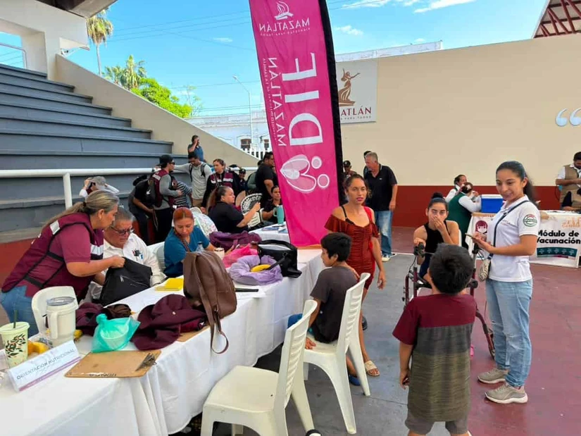 Vecinos del centro de Mazatlán pudieron acceder a servicios y programas gubernamentales a través de las Jornadas de Paz