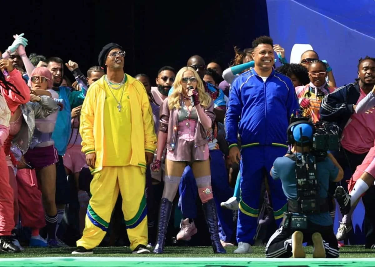 El momento que sorprendió al mundo en la final del Mundial 2026: Madonna junto a Ronaldo y Ronaldinho. FOTOS: AFP