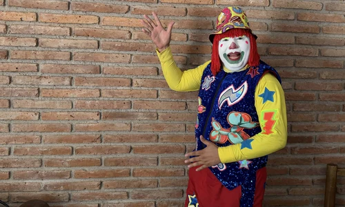 Payaso Chokorroll: la peluca roja que convirtió la risa en sustento familiar en Mazatlán Payaso Chokorroll: la peluca roja que convirtió la risa en sustento familiar en Mazatlán