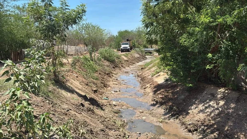 El desazolve de drenes en el municipio busca evitar inundaciones en algunas comunidades