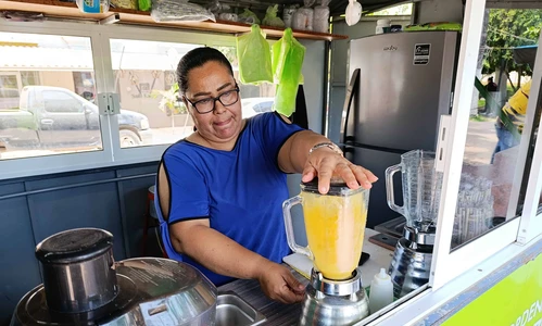 Sabor natural, esfuerzo real: El emprendimiento Natural Juice, un lugar de encuentro en Quilá Sabor natural, esfuerzo real: El emprendimiento Natural Juice, un lugar de encuentro en Quilá