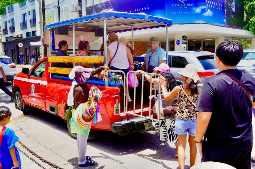 Empresarios y prestadores de servicios turísticos se ven beneficiados con la llegada de turistas este verano en Mazatlán