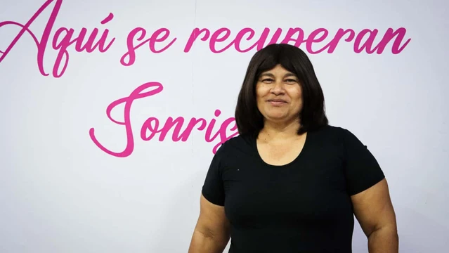 Taller de la Maestra Coco apoya a pacientes con pelucas oncol&oacute;gicas