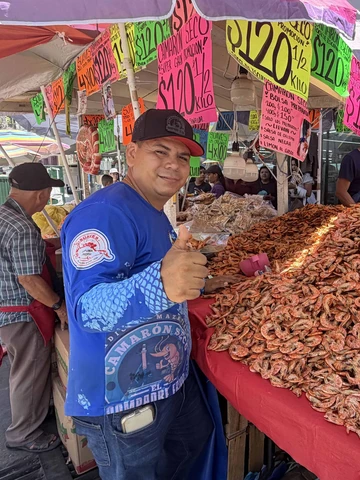 De Escuinapa para Mazatlán y para el mundo: el camarón seco del compadre Erick que está conquistando a los turistas
