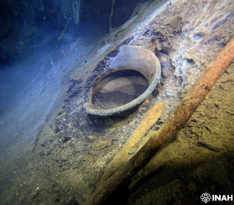 Descubren restos humanos y cerámica maya en el cenote Yaakun de Quintana Roo; INAH inicia investigación