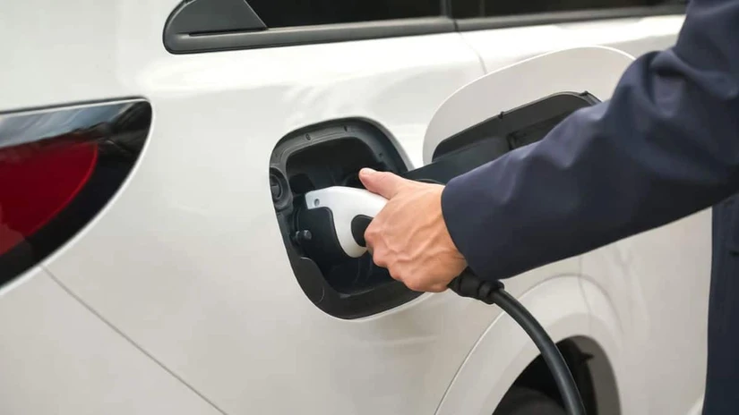 Un PHEV necesita cable para aprovechar su manejo 100% eléctrico.