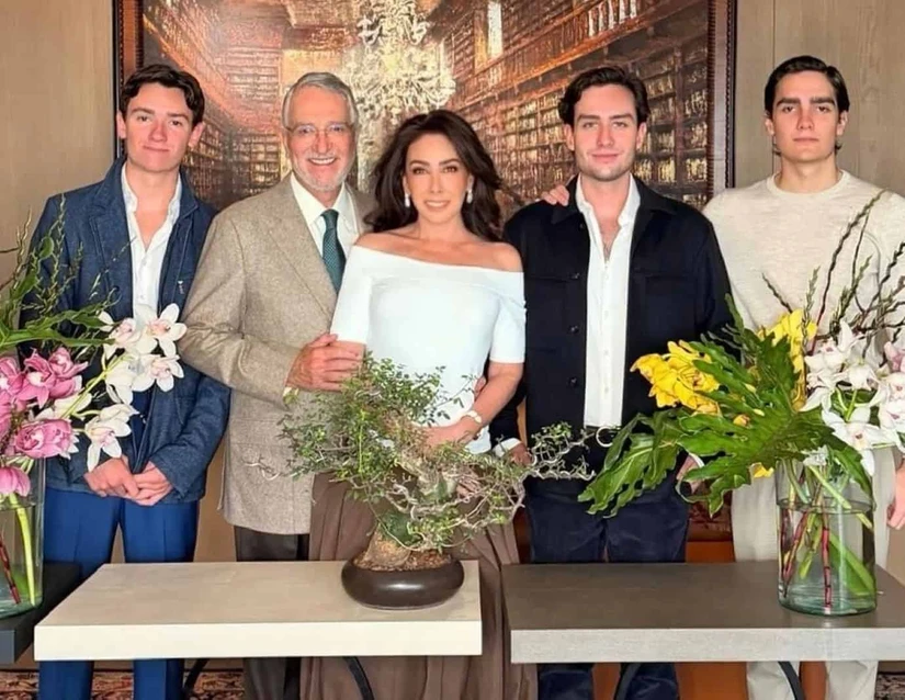 María Laura Medina y Ricardo Salinas con sus hijos. Foto: Instagram María Laura