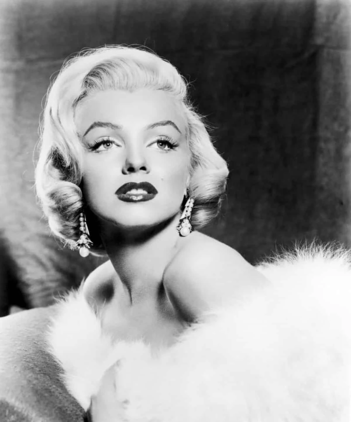 En la segunda ocasión, fue la propia Monroe quien le pidió al sinaloense cantarle una canción.