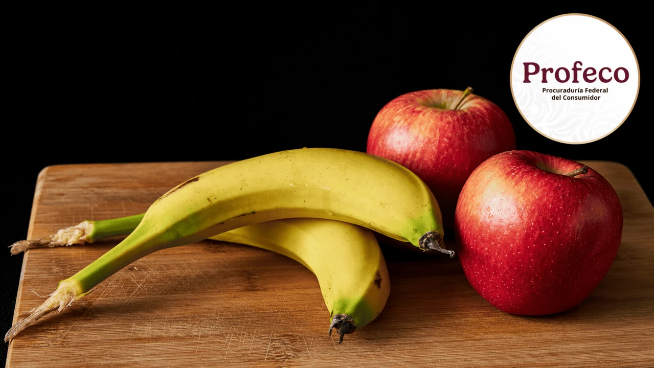 Profeco revela d&oacute;nde comprar manzana y pl&aacute;tano m&aacute;s baratos