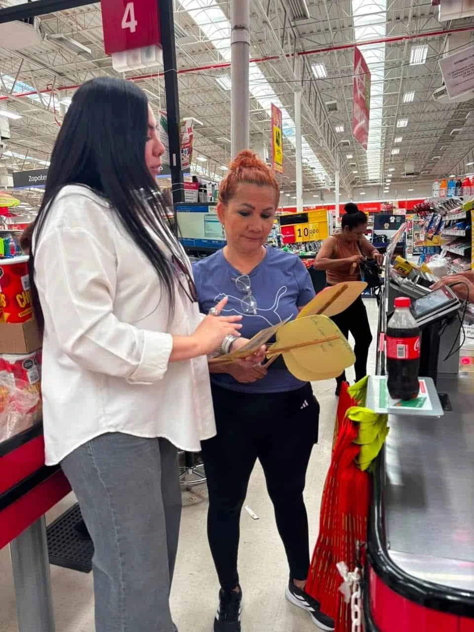 Gracias a la aportación de los clientes de tiendas Soriana en el sur de Sinaloa Padres y Compadres podrá otorgar más horas de terapia a sus usuarios