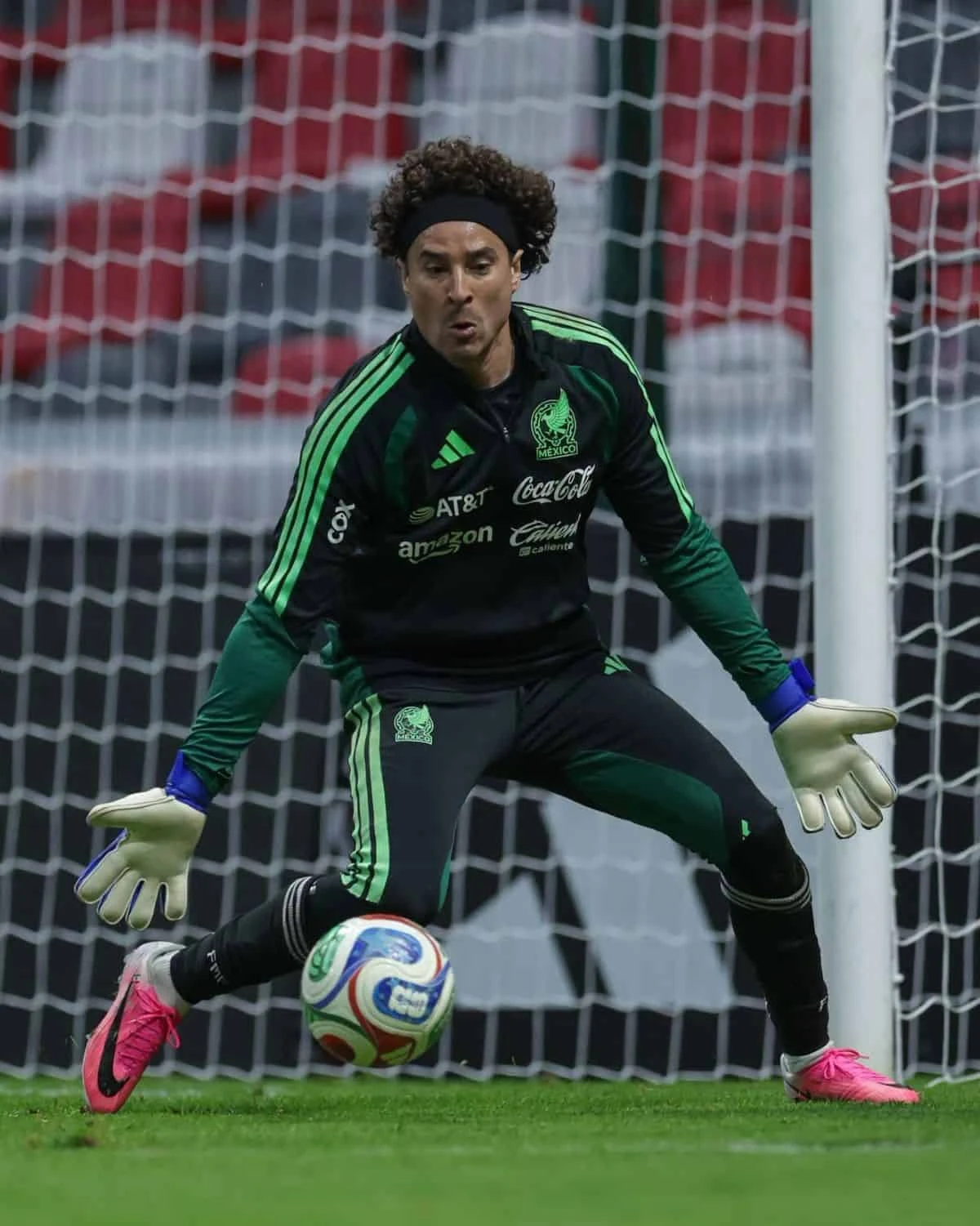 Revelan a qué se dedicará 'Memo' Ochoa tras retirarse. Foto: Facebook