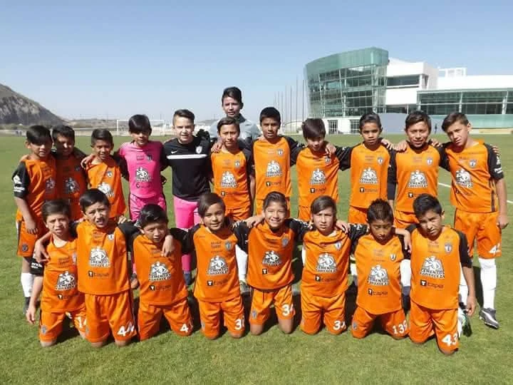 La primera oportunidad de Cristhian en fuerzas básicas fue en Club Pachuca, donde tuvo años de formación importantes para desarrollar sus habilidades
