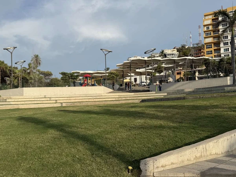 Los espacios rehabilitados permiten a las familias disfrutar del parque y animan a la convivencia armónica