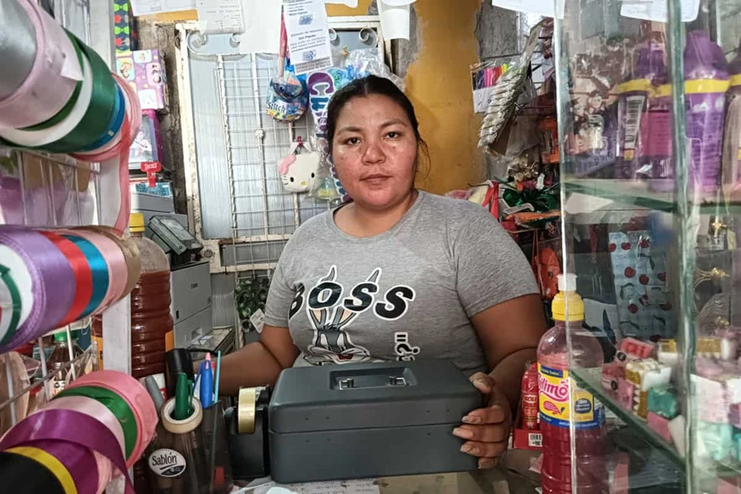 Ana Keren Inició con 10 mil pesos y una pequeña papelería dentro de su casa.