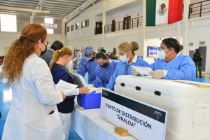 Llegan 16 mil vacunas para adultos mayores en Sinaloa y personal de salud