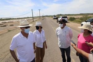 Quirino supervisa la modernización de la carretera Guasave-Las Glorias