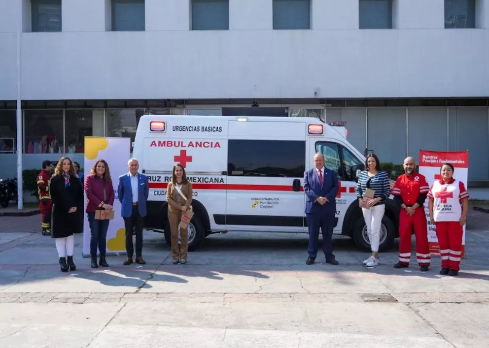 Entrega de ambulancia a Cruz Roja Mexicana