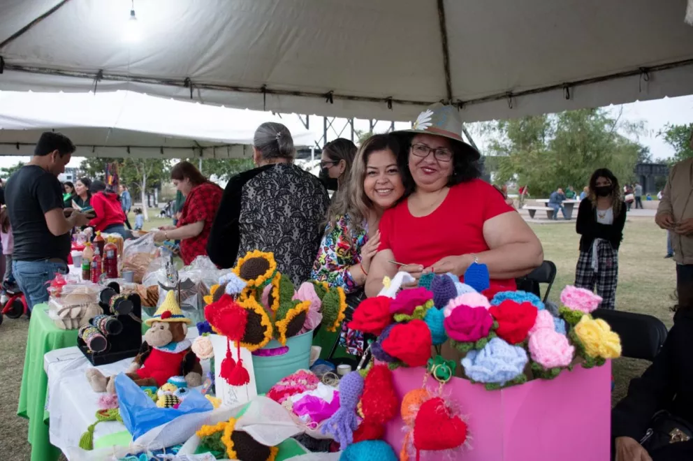 El gran Bazar de los Enamorados reuni&oacute; a cientos de j&oacute;venes y parejas en el Parque Acu&aacute;tico de Culiac&aacute;n