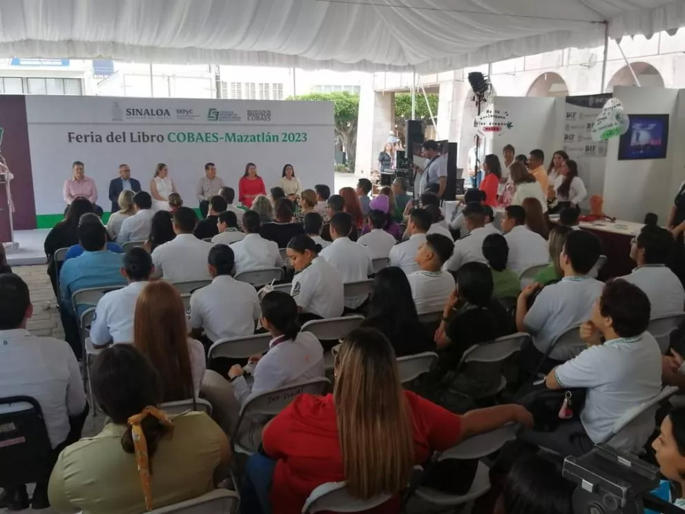 Inauguran la Feria del Libro COBAES-Mazatlán 2023