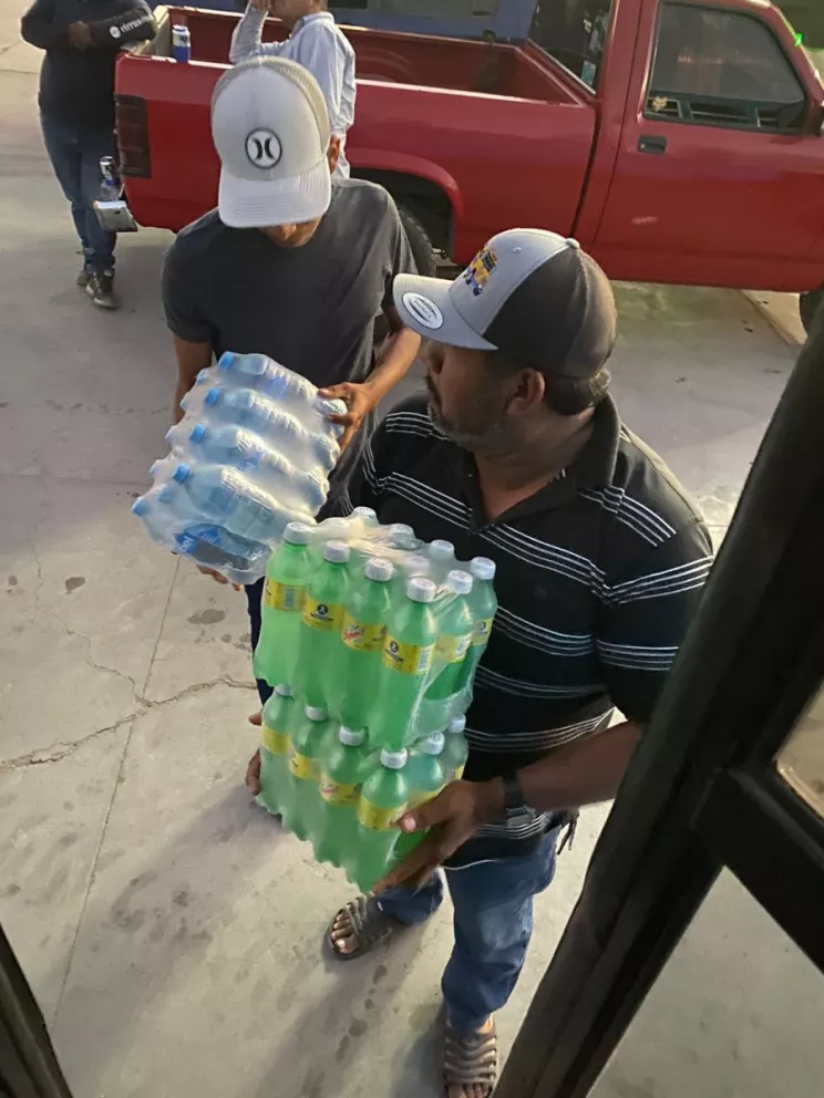Transportistas de Villa Juárez aportan ayuda