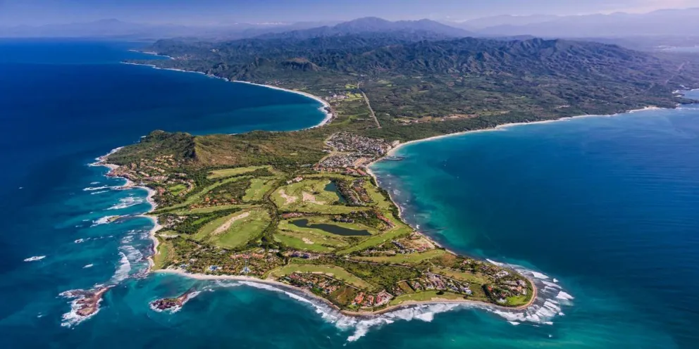 Playa Cruz de Huanacaxtle y Las Parotas un mundo de naturaleza por descubrir en Nayarit