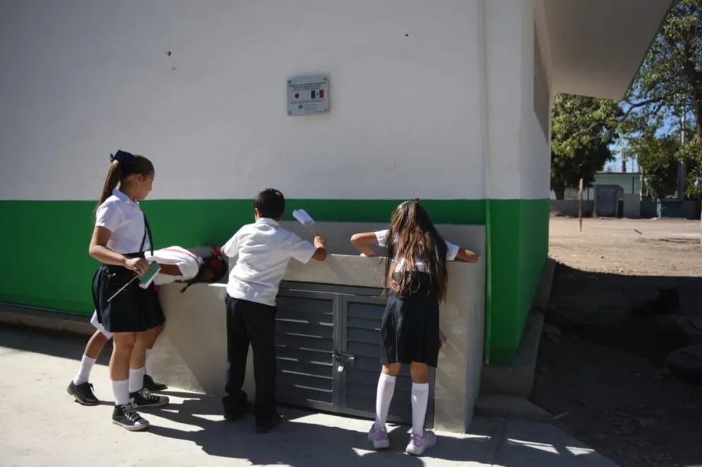 Reparación de bebederos y baños, era una gran necesidad en escuelas de Villa Juárez
